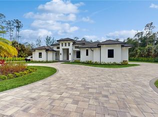 5990 English Oaks Ln, Naples, FL 34119
