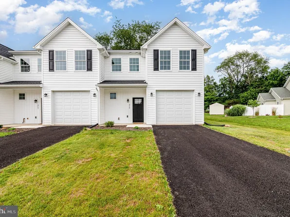 319 Pelham Ct, Carlisle, PA 17013