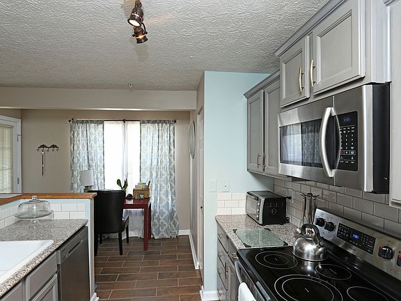 3rd image of 2450 Apple Blossom Ln APT 101
