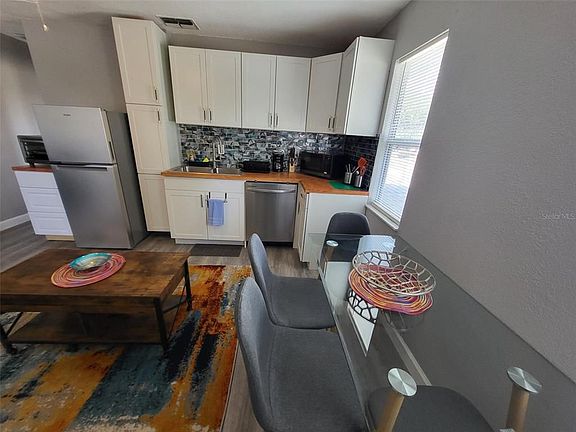 5th image of 5624 Lime Way #C