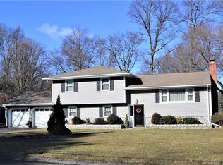 6 Canterbury Rd, Norwalk, CT 06851