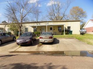 301 E Pulaski St, Macon, MS 39341