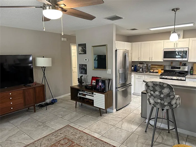 1119 Beverly Ave — Photo 7