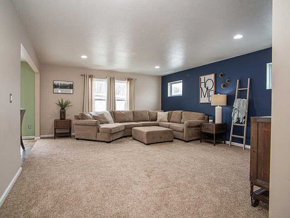 4th image of 820 Wild Flower Ct