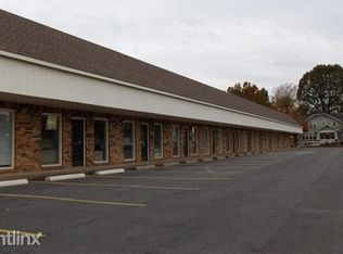 404 E College St STE J, Dickson, TN 37055