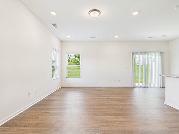 5th image of 2794 Yeager Dr
