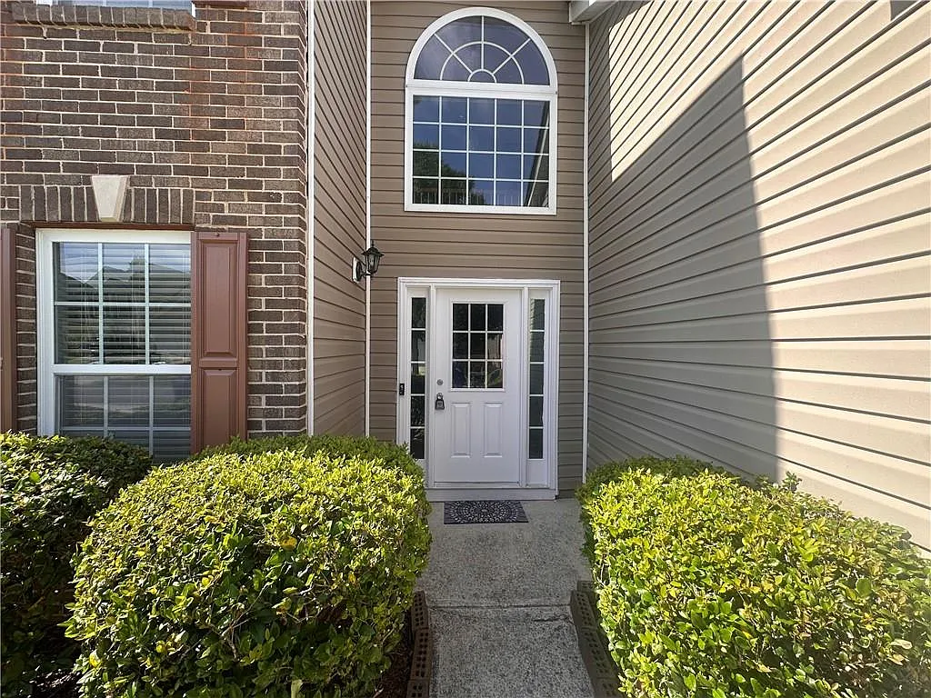 4 bed, 2.5 bath, 2177 sqft, $2,950 — Photo 4