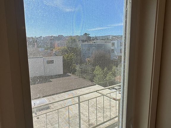 5th image of 401 28th Ave APT 12