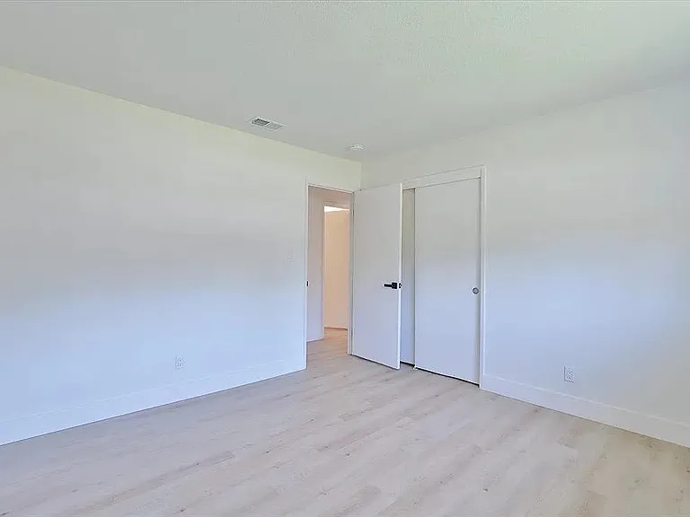 6821 Havenhurst Dr — Photo 24