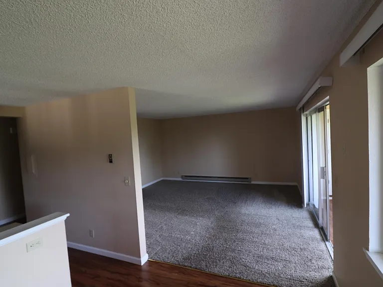2131 E 19th St #4 — Photo 5