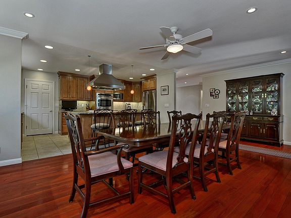 4th image of 87 Llewellyn Ave