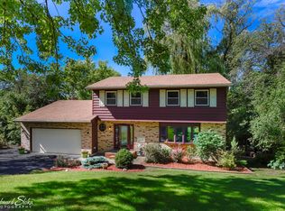 1135 Zange Dr, Algonquin, IL 60102