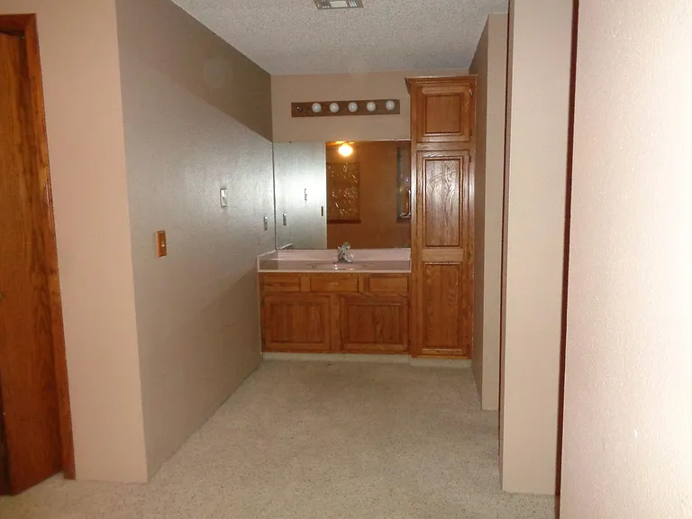 303 N Kansas Ave #402 — Photo 6