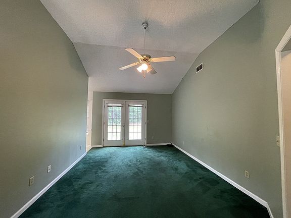 5th image of 18 Neil St NE