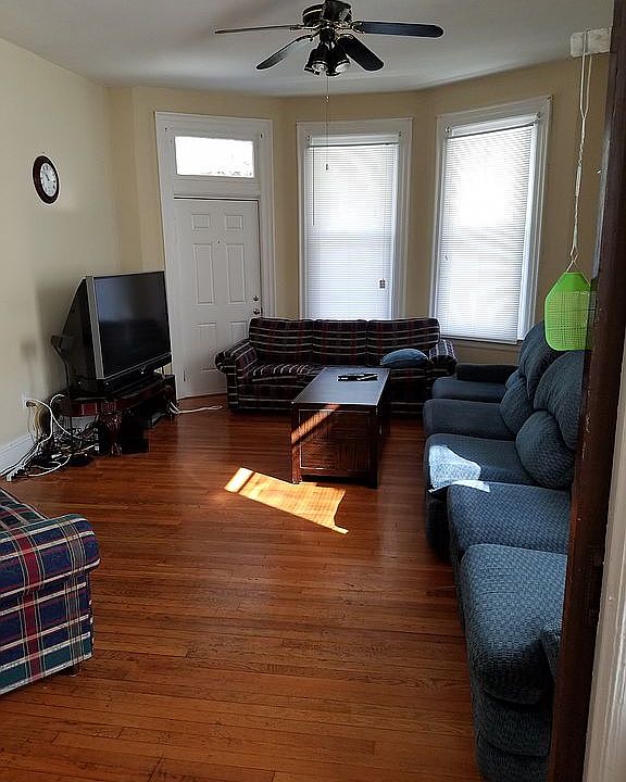 1st image of 315 W 29th St