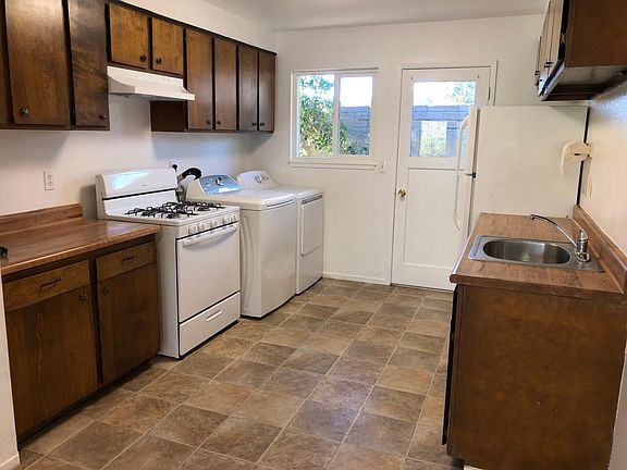 5th image of 348 Younglove Ave #B