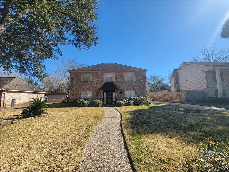 4015 Chapel Square Dr — Photo 1