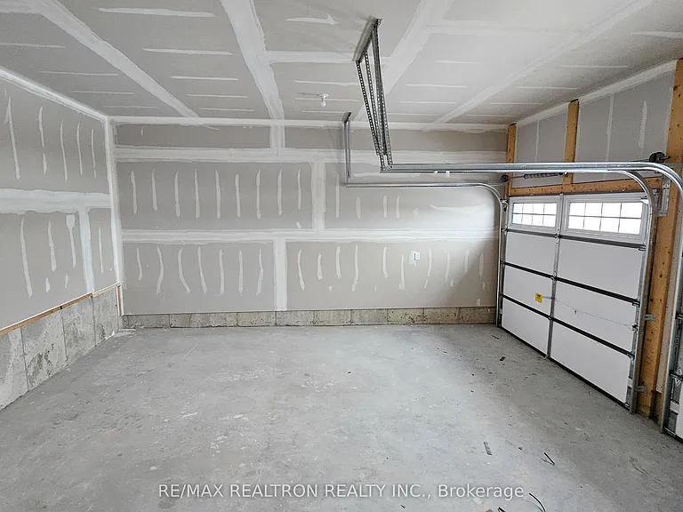 16 York Dr — Photo 20