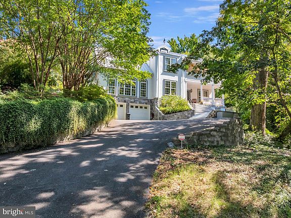 5th image of 527 Forest Rd