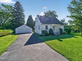 38 Pawling Ave, Mechanicville, NY 12118