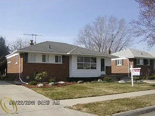 19630 Sunnyside St photo 1