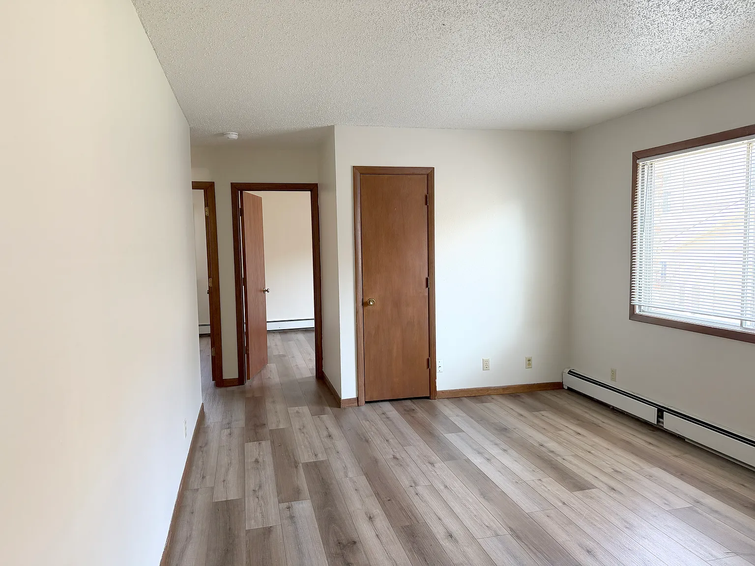 639 S Lucas St — Photo 4