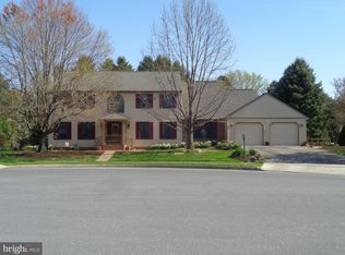 3 White Oak Ct, Boiling Springs, PA 17007