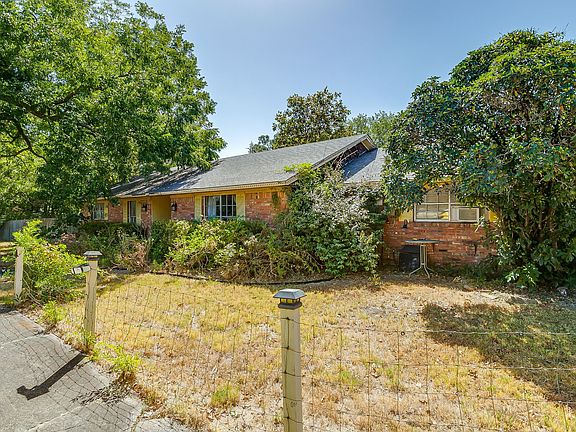 4th image of 4716 E University Dr