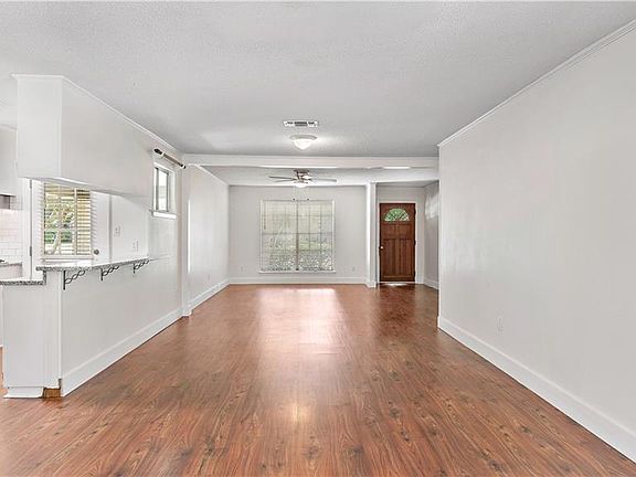 3rd image of 244 Robinhood Dr