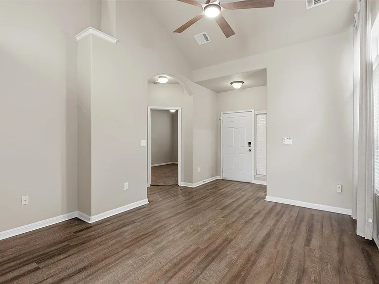 18413 Mammoth Cave Blvd — Photo 5
