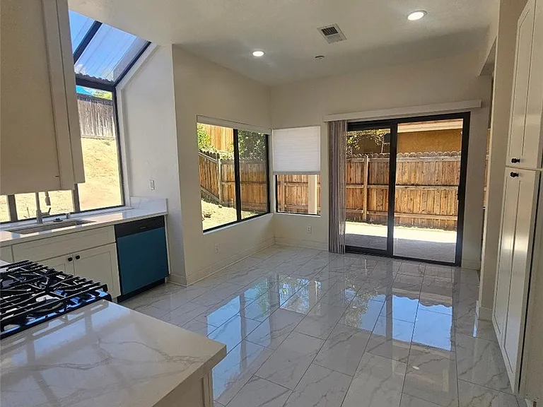 2951 Wimbledon Dr — Photo 8