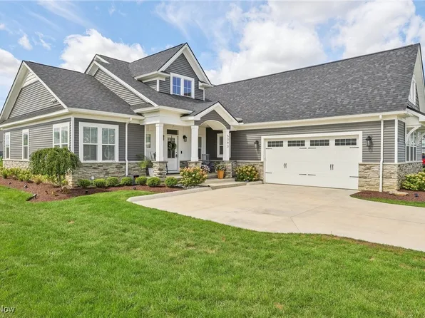 5393 Hawks Nest Cir, Sheffield Village, OH 44054