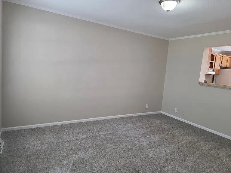 1135 S Navajo St — Photo 7