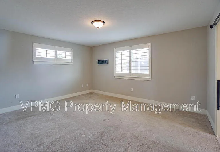 12501 NE 102nd Way — Photo 30