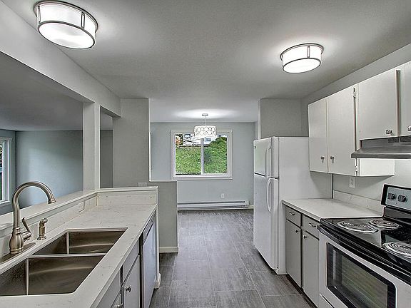 2nd image of 3812 Wetmore Ave APT B