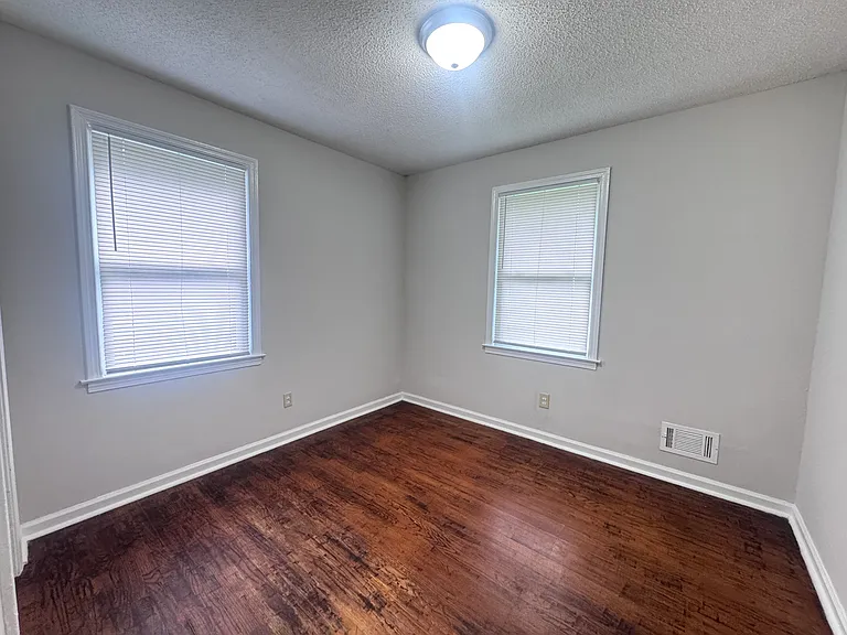 401 Beaverbrook Dr — Photo 10