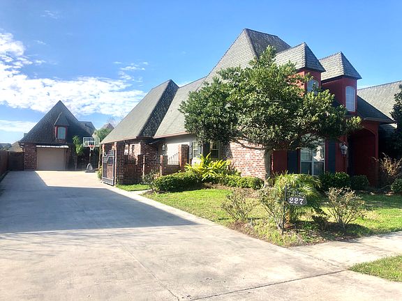 2nd image of 227 Riverwood Dr