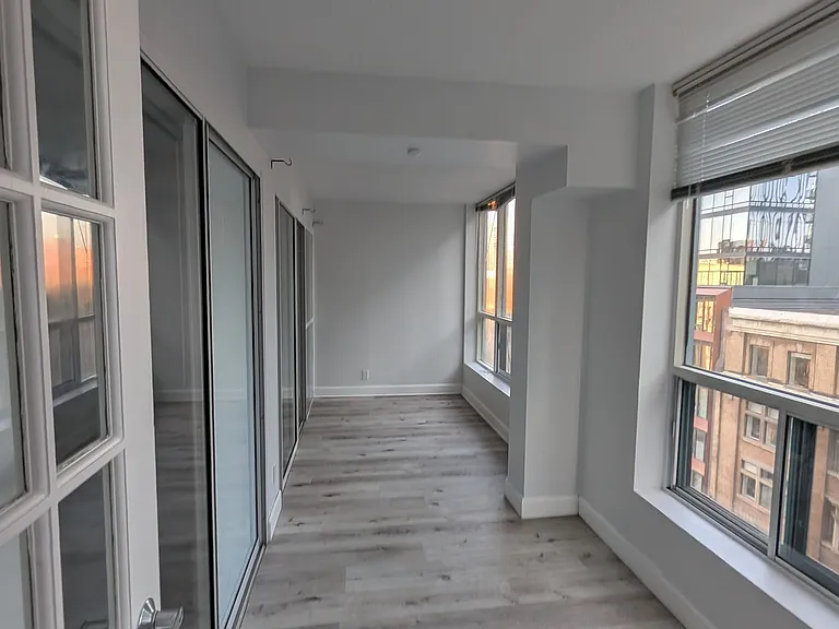 92 King St E #805 — Photo 15