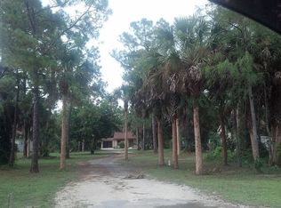 679 12th Ave NE, Naples, FL 34120