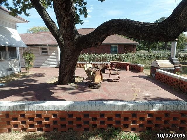 2nd image of 3900 Myrtle St