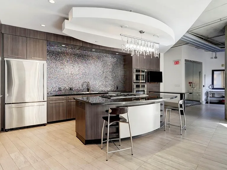 1901 Post Oak Blvd #2402 — Photo 24