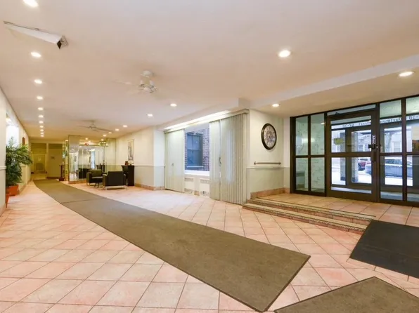 67-30 Dartmouth Street image 4 of 19