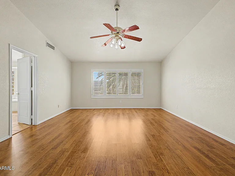 1722 E Samuel Dr — Photo 25