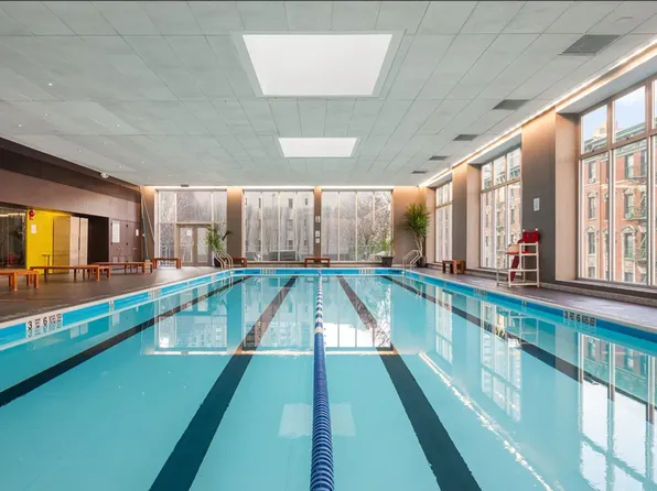 515 East 72nd Street image 8 of 10