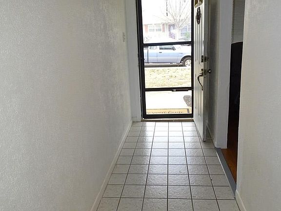 3rd image of 4252 Bonham Ave