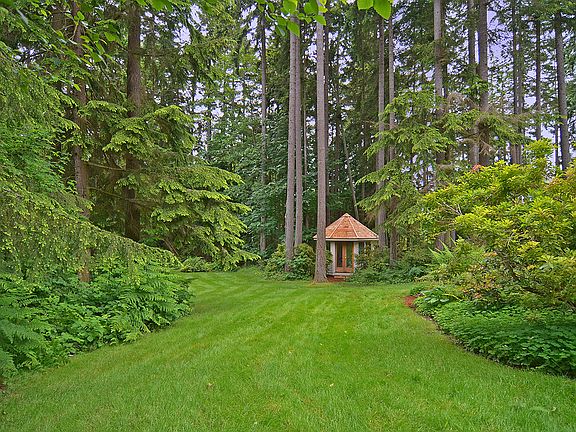 3rd image of 9663 NE Beach Crest Dr