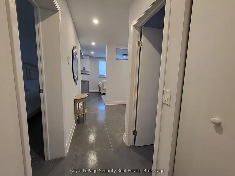 328 Lakeshore Rd E #2 — Photo 9