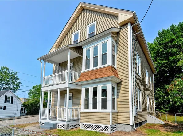 98 Bellingham St, Woonsocket, RI 02895