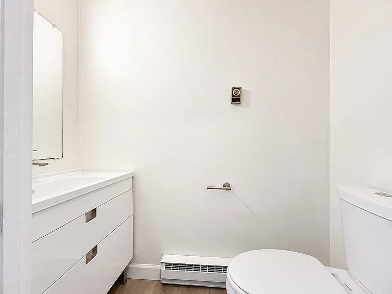 132 Marion Ter — Photo 14
