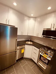 Rented by Metropolis Real Estate of Manhattan